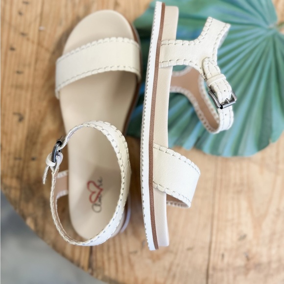 MIA Sofee Bon Bursue Cream Sandals with Ankle Strap and Open-Toe Design NWB - Picture 3 of 5